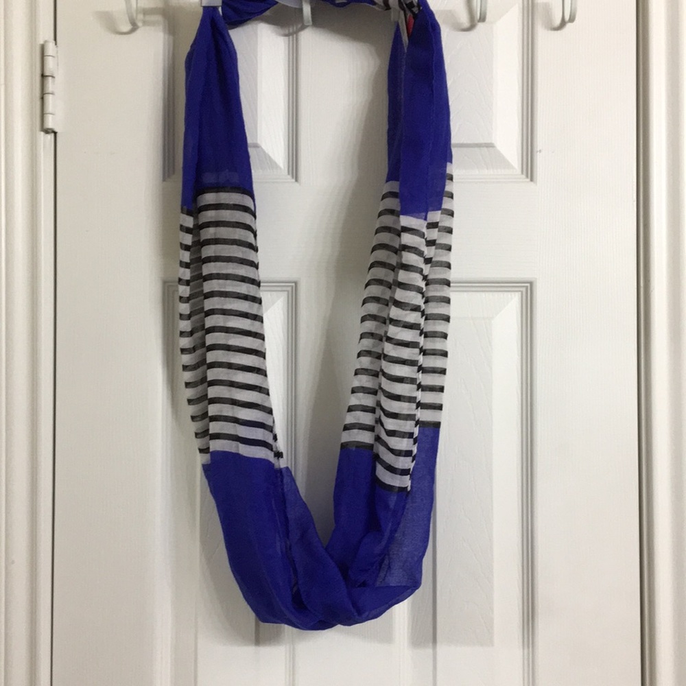 Infinity Scarf - Picture 4 of 5